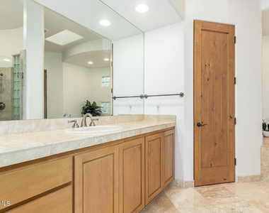 10685 E Cottontail Lane - Photo Thumbnail 18