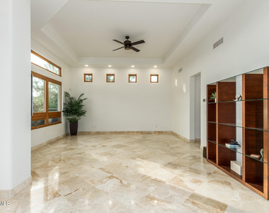 10685 E Cottontail Lane - Photo Thumbnail 14