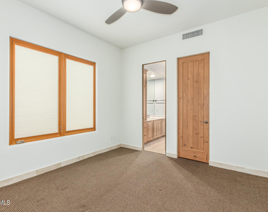10685 E Cottontail Lane - Photo Thumbnail 26