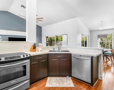 2470 Sandstone Court - Photo Thumbnail 8
