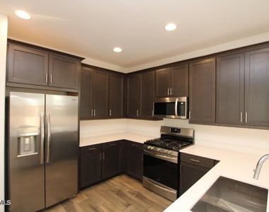 23059 E Pegasus Parkway - Photo Thumbnail 5