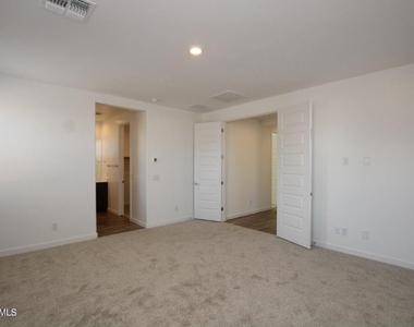 23059 E Pegasus Parkway - Photo Thumbnail 9