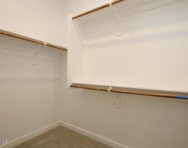 23059 E Pegasus Parkway - Photo Thumbnail 10