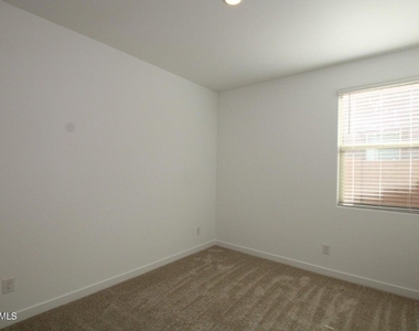 23059 E Pegasus Parkway - Photo Thumbnail 18