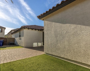 2936 N Augustine -- - Photo Thumbnail 17