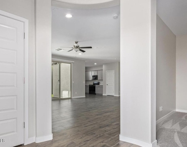 2936 N Augustine -- - Photo Thumbnail 9