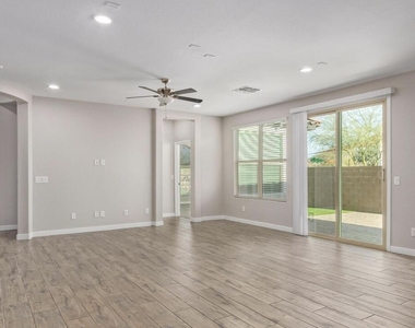 2936 N Augustine -- - Photo Thumbnail 5