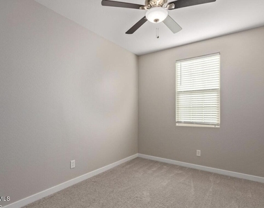 2936 N Augustine -- - Photo Thumbnail 14