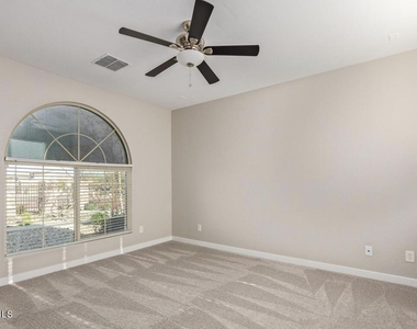 2936 N Augustine -- - Photo Thumbnail 10