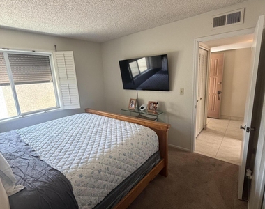 13321 N 26th Avenue - Photo Thumbnail 7