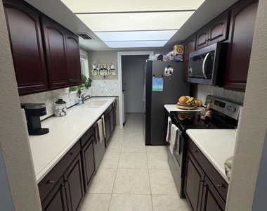 13321 N 26th Avenue - Photo Thumbnail 4