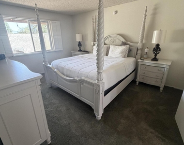13321 N 26th Avenue - Photo Thumbnail 9