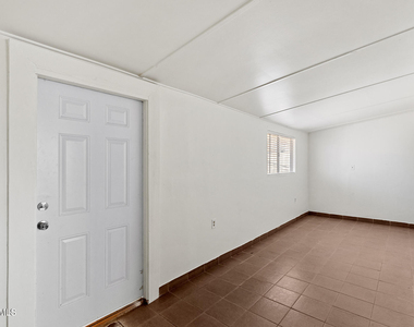 2246 W Sierra Street - Photo Thumbnail 20