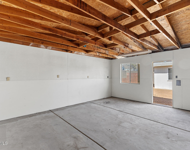 2246 W Sierra Street - Photo Thumbnail 33