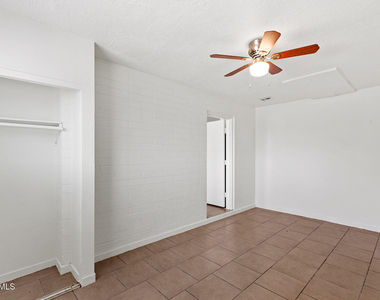 2246 W Sierra Street - Photo Thumbnail 13