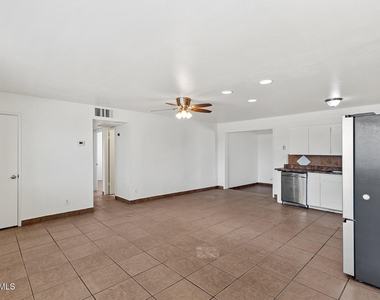 2246 W Sierra Street - Photo Thumbnail 10
