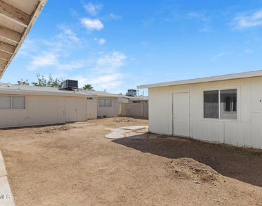 2246 W Sierra Street - Photo Thumbnail 35