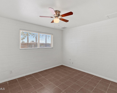 2246 W Sierra Street - Photo Thumbnail 27
