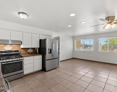 2246 W Sierra Street - Photo Thumbnail 2