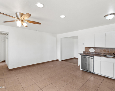 2246 W Sierra Street - Photo Thumbnail 14