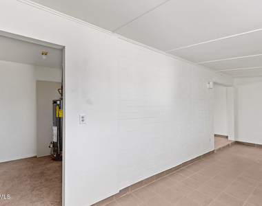 2246 W Sierra Street - Photo Thumbnail 21