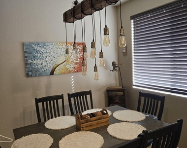 16671 N 169th Avenue - Photo Thumbnail 5