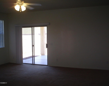16671 N 169th Avenue - Photo Thumbnail 6