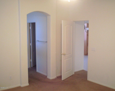16671 N 169th Avenue - Photo Thumbnail 8