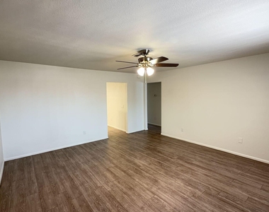 4418 N 53rd Lane - Photo Thumbnail 14