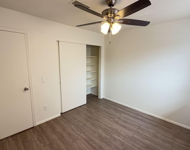 4418 N 53rd Lane - Photo Thumbnail 7