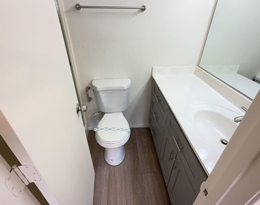 4418 N 53rd Lane - Photo Thumbnail 15