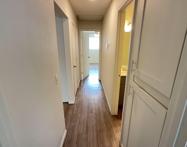4418 N 53rd Lane - Photo Thumbnail 9