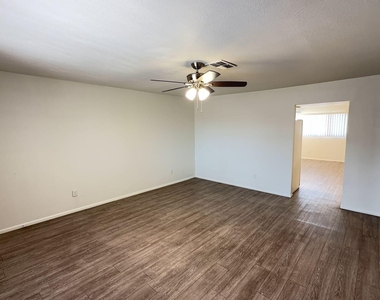 4418 N 53rd Lane - Photo Thumbnail 24