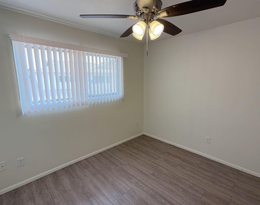 4418 N 53rd Lane - Photo Thumbnail 6