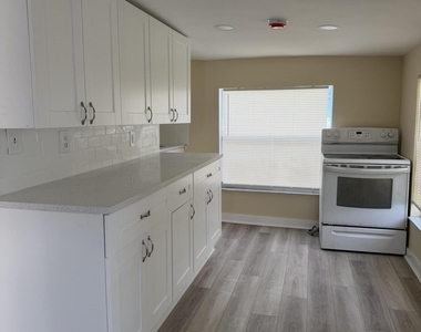 1018 Adams Street - Photo Thumbnail 2