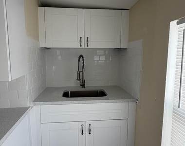1018 Adams Street - Photo Thumbnail 3