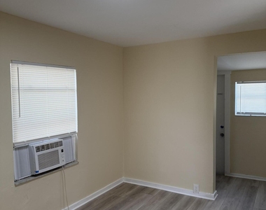 1018 Adams Street - Photo Thumbnail 11