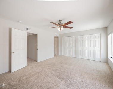 4922 N 42nd Way - Photo Thumbnail 14