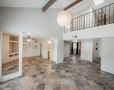 4922 N 42nd Way - Photo Thumbnail 4