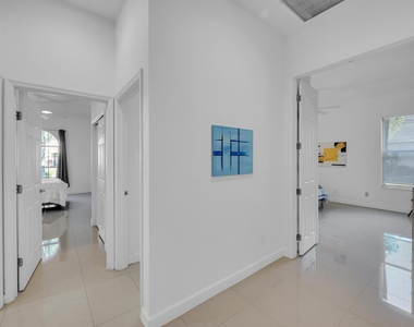 615 Sw St Thomas Cove - Photo Thumbnail 16