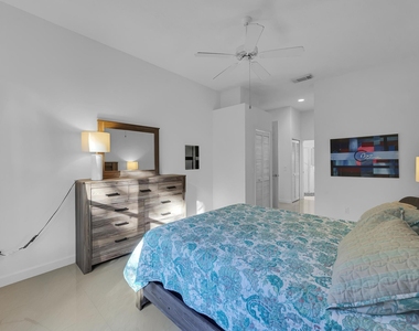615 Sw St Thomas Cove - Photo Thumbnail 13