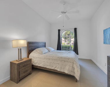 615 Sw St Thomas Cove - Photo Thumbnail 17
