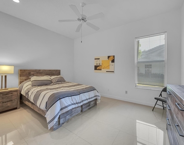 615 Sw St Thomas Cove - Photo Thumbnail 21