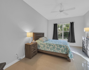 615 Sw St Thomas Cove - Photo Thumbnail 12