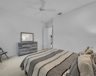 615 Sw St Thomas Cove - Photo Thumbnail 20