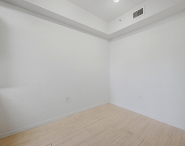 11041 Legacy Boulevard - Photo Thumbnail 10