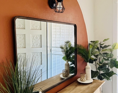 1711 W Montecito Avenue - Photo Thumbnail 16