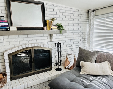 1711 W Montecito Avenue - Photo Thumbnail 2