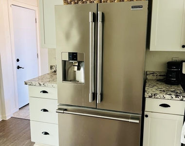 1711 W Montecito Avenue - Photo Thumbnail 4