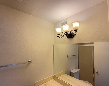 4418 N 53rd Lane - Photo Thumbnail 13